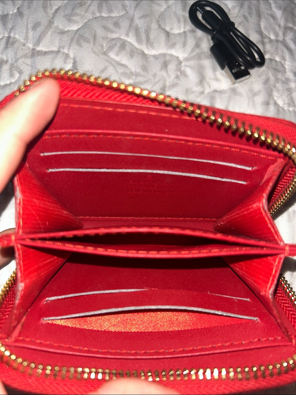 Louis Vuitton Vernis Patent Red Zip Card Wallet - Picture 4 of 4